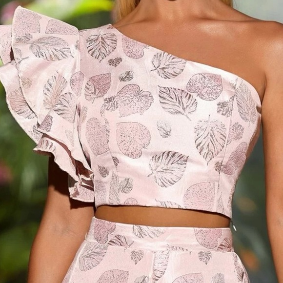 One shoulder leaf pattern ruffle trim top - Picture 3 of 3
